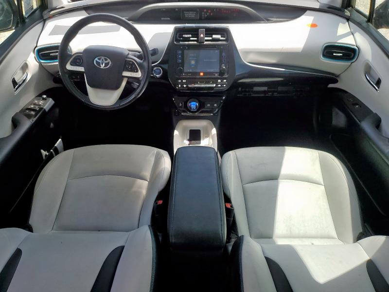 JTDKARFU6H3037634 - 2017 TOYOTA PRIUS 银色 照片 8