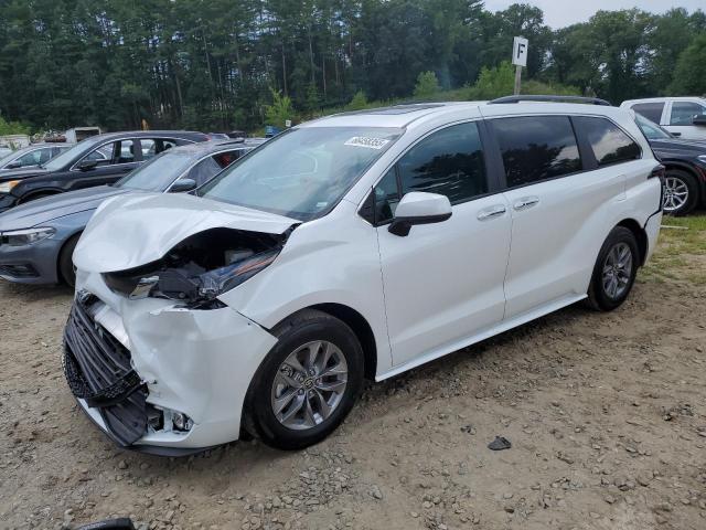 2025 TOYOTA SIENNA XLE, 