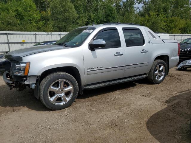 3GNTKGE71DG332155 - 2013 CHEVROLET AVALANCHE LTZ SILVER photo 1