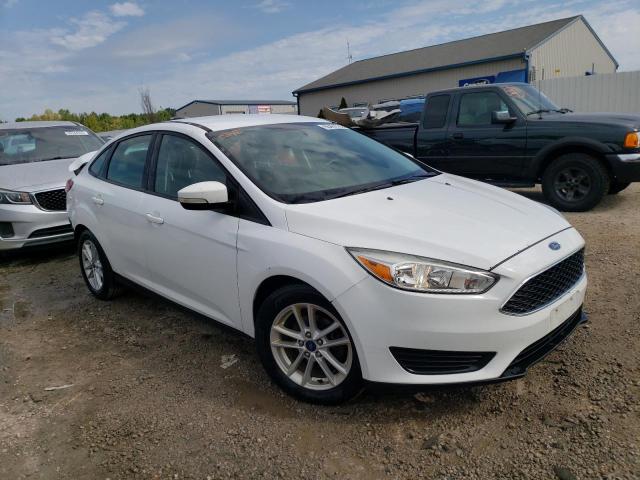 1FADP3F28HL268804 - 2017 FORD FOCUS SE WHITE photo 4