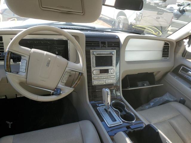 5LMJJ2H5XAEJ10807 - 2010 LINCOLN NAVIGATOR თეთრი ფოტო 9