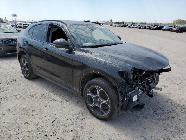 ZASFAKPN7J7B66410 - 2018 ALFA ROMEO STELVIO SPORT შავი ფოტო 4