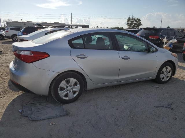 KNAFK4A64F5391628 - 2015 KIA FORTE LX SILVER photo 3