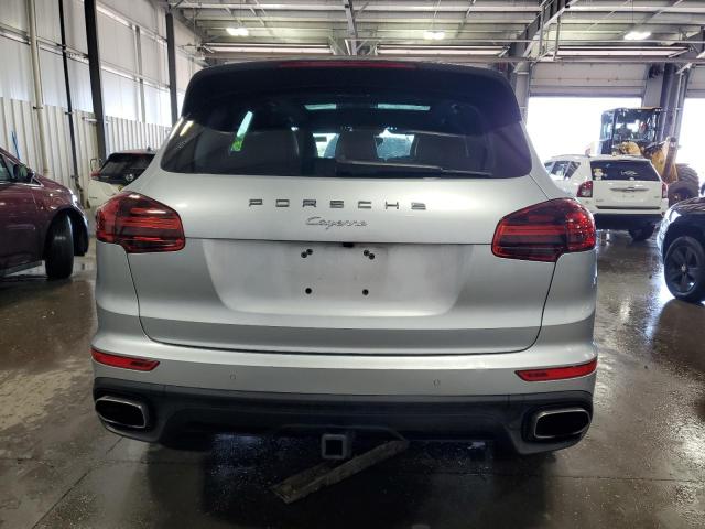 WP1AA2A22HKA87640 - 2017 PORSCHE CAYENNE SILVER photo 6