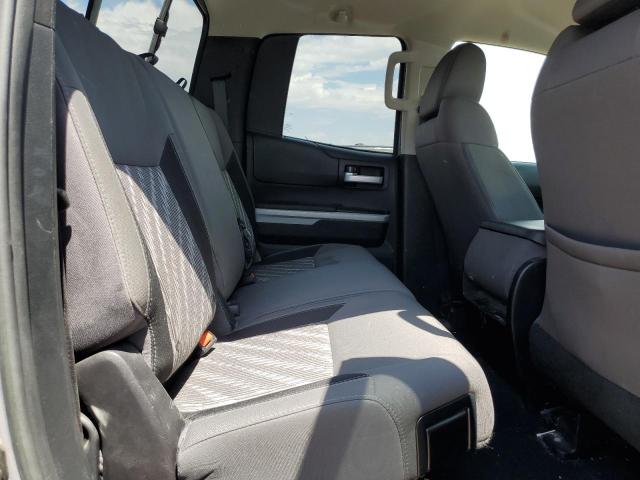 5TFRY5F19JX232134 - 2018 TOYOTA TUNDRA DOUBLE CAB SR/SR5 SILVER photo 10