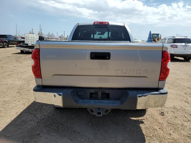 5TFRY5F19JX232134 - 2018 TOYOTA TUNDRA DOUBLE CAB SR/SR5 SILVER photo 6