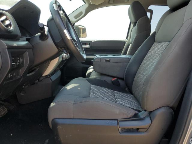 5TFRY5F19JX232134 - 2018 TOYOTA TUNDRA DOUBLE CAB SR/SR5 SILVER photo 7