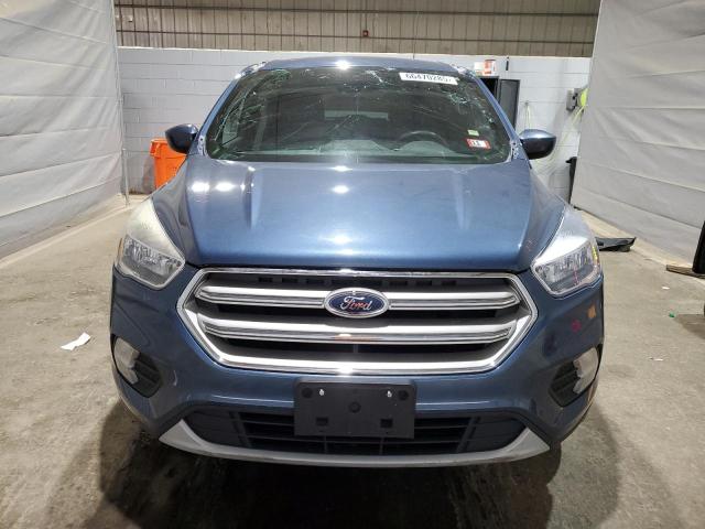 1FMCU9GD1JUB58240 - 2018 FORD ESCAPE SE Blau Foto 5