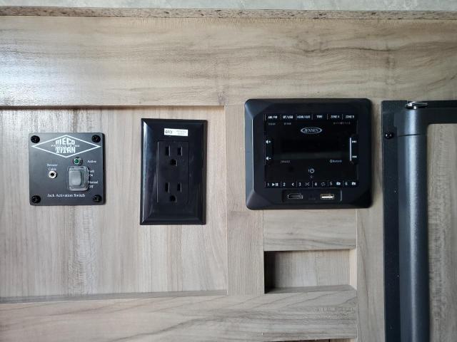 4X4SSZ102MN112887 - 2021 FOREST RIVER PALOMINO SS500 白色 照片 8