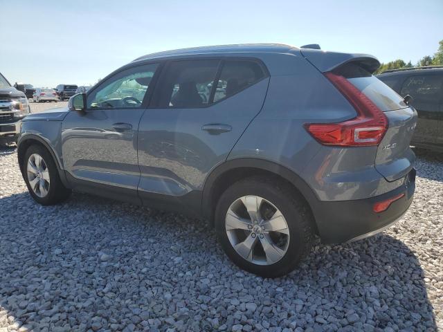 YV4AC2HK8M2607090 - 2021 VOLVO XC40 T4 MOMENTUM GRAY photo 2