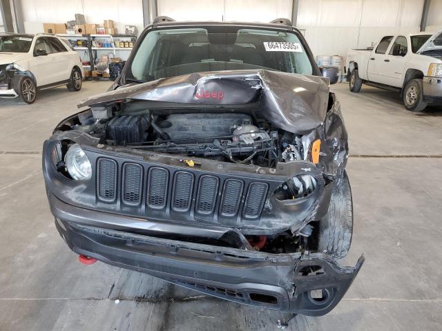 ZACCJBCB1HPE63211 - 2017 JEEP RENEGADE TRAILHAWK GRAY photo 5