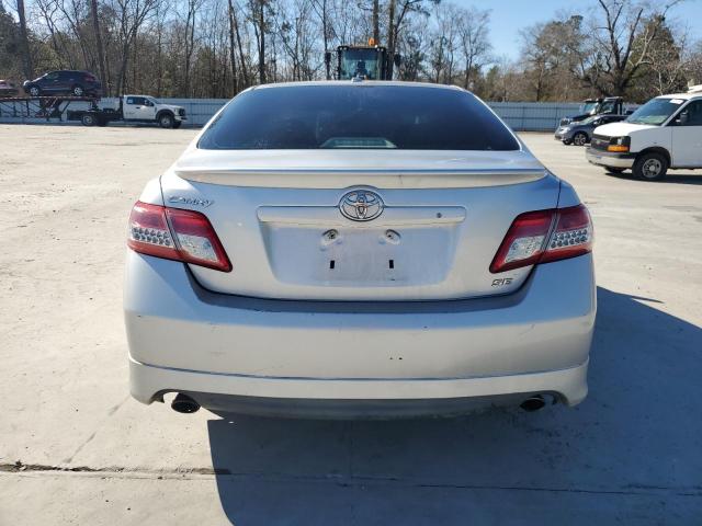 4T1BF3EK2BU653634 - 2011 TOYOTA CAMRY BASE SILVER photo 12