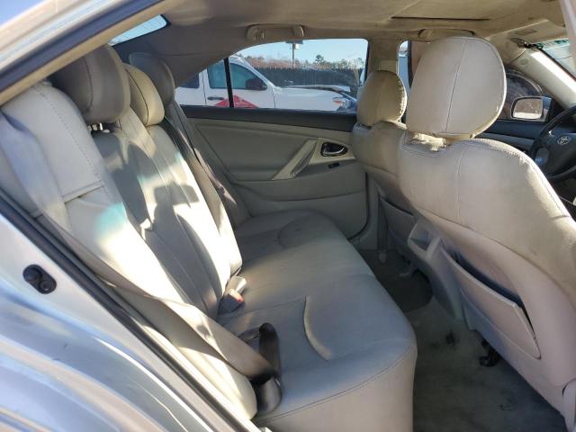 4T1BF3EK2BU653634 - 2011 TOYOTA CAMRY BASE SILVER photo 19