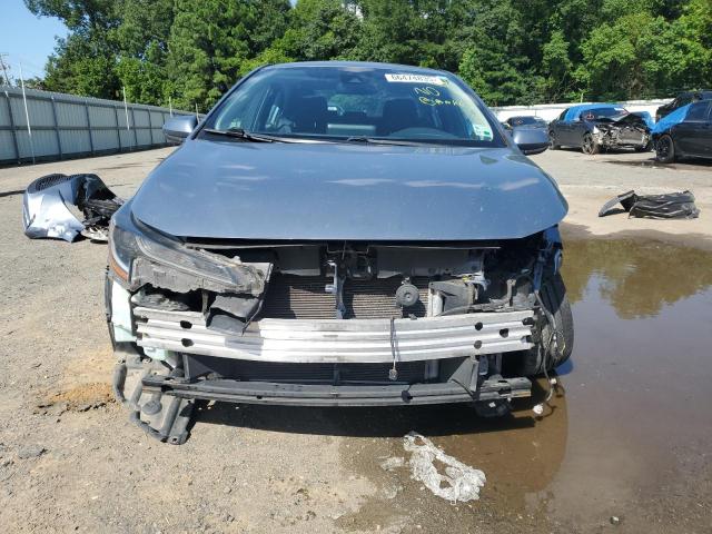 5YFEPMAE4NP278898 - 2022 TOYOTA COROLLA LE BLUE photo 5