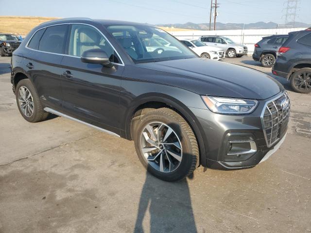 WA1BAAFY0M2079148 - 2021 AUDI Q5 PREMIUM PLUS CHARCOAL photo 4
