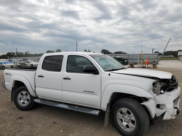 3TMLU4EN5FM190445 - 2015 TOYOTA TACOMA DOUBLE CAB WHITE photo 4