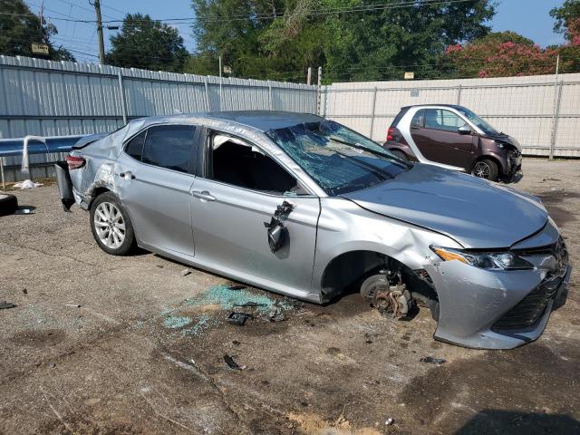 4T1C11AK3LU918902 - 2020 TOYOTA CAMRY LE SILVER photo 4