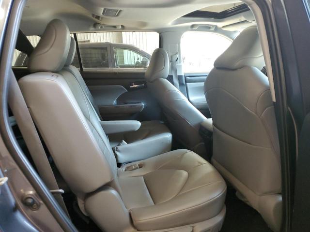 5TDGZRAH6MS515228 - 2021 TOYOTA HIGHLANDER XLE 灰色 照片 11
