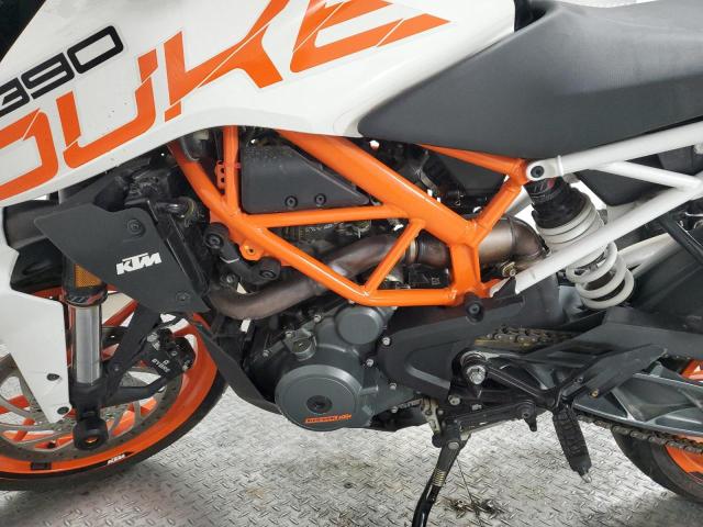 MD2JPJ400HC238144 - 2017 KTM 390 DUKE ORANGE photo 6