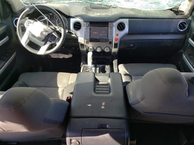 5TFRM5F13HX110374 - 2017 TOYOTA TUNDRA DOUBLE CAB SR/SR5 WHITE photo 8