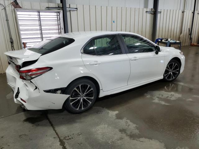 4T1B11HK9JU049320 - 2018 TOYOTA CAMRY L 白色 照片 3
