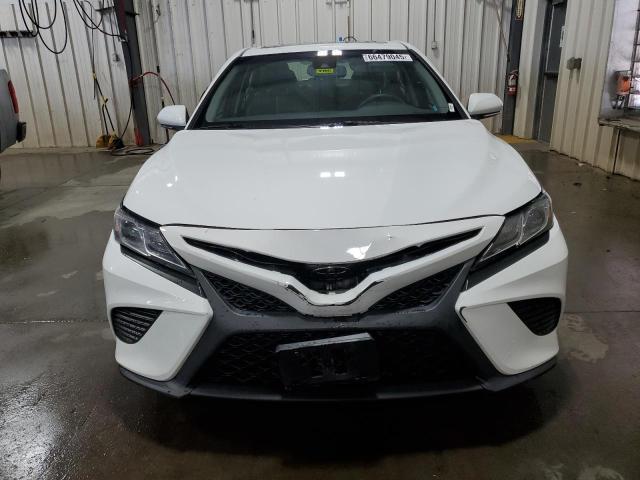 4T1B11HK9JU049320 - 2018 TOYOTA CAMRY L 白色 照片 5