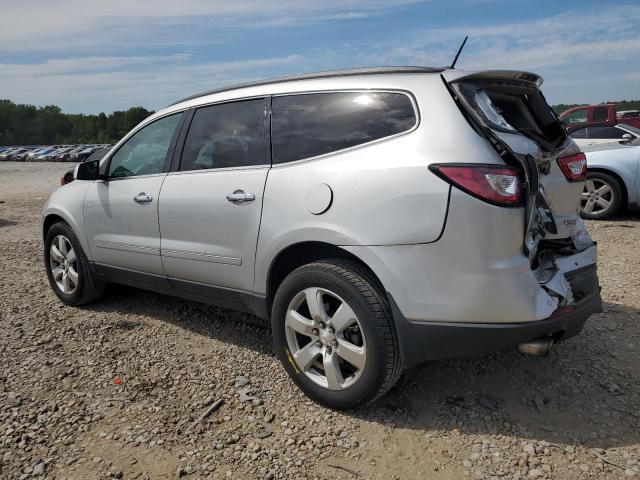 1GNKRJKDXHJ108627 - 2017 CHEVROLET TRAVERSE PREMIER SILVER photo 2