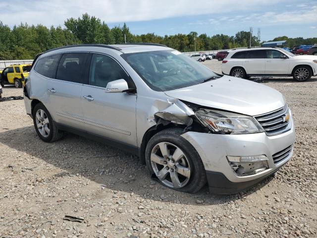 1GNKRJKDXHJ108627 - 2017 CHEVROLET TRAVERSE PREMIER SILVER photo 4