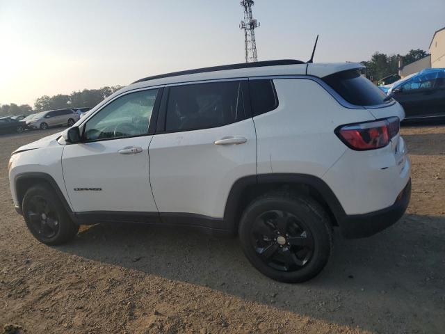 3C4NJDBB3JT481262 - 2018 JEEP COMPASS LATITUDE Beyaz fotoğraf 2