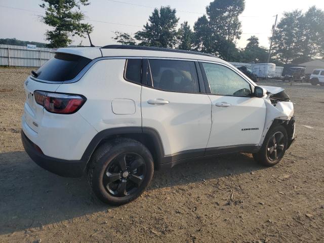 3C4NJDBB3JT481262 - 2018 JEEP COMPASS LATITUDE Beyaz fotoğraf 3