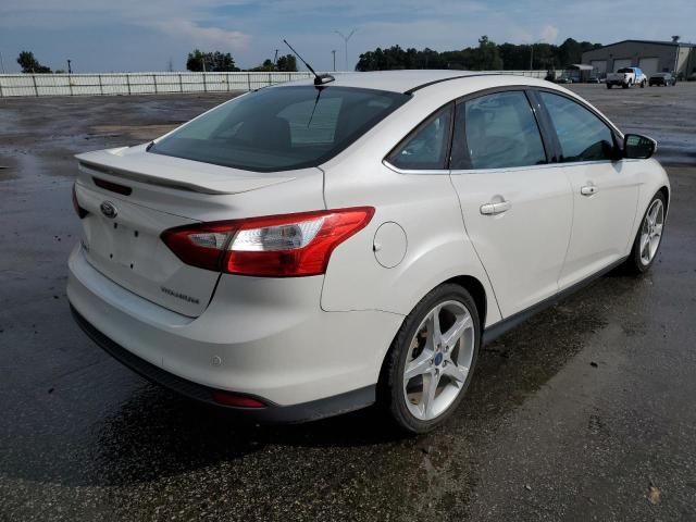 1FAHP3J24CL335898 - 2012 FORD FOCUS TITANIUM WHITE photo 3