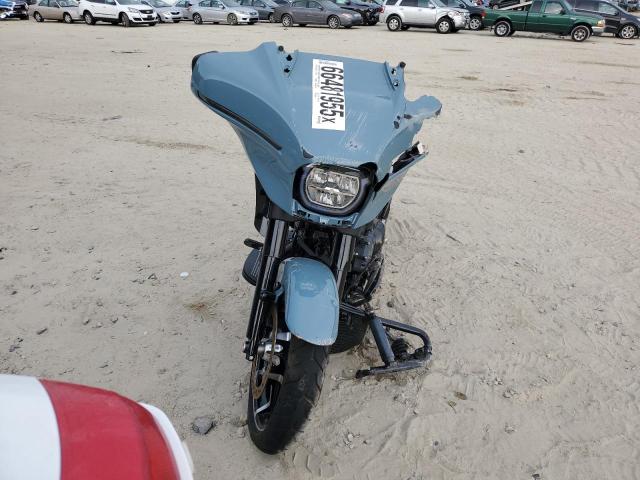 1HD1KB71XRB623893 - 2024 HARLEY-DAVIDSON FLHX Gri fotoğraf 2