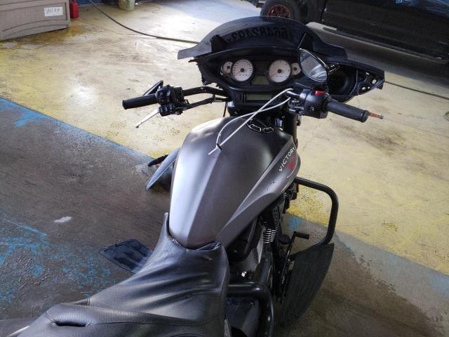 5VPDB36N3G3048523 - 2016 VICTORY MOTORCYCLES CROSS COUN Gris photo 5