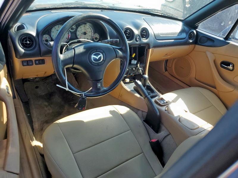 JM1NB353910202583 - 2001 MAZDA MX-5 MIATA BASE BLACK photo 8