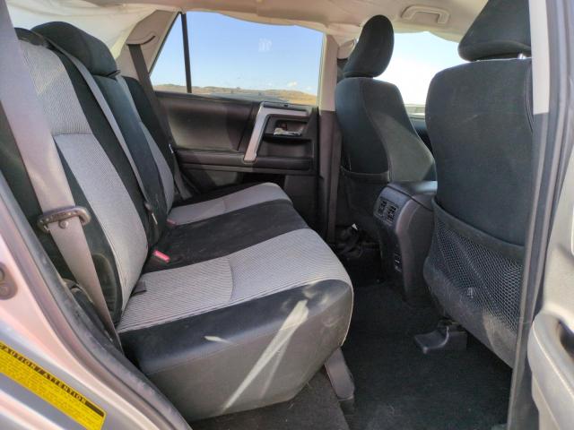 JTEBU5JR3J5489095 - 2018 TOYOTA 4RUNNER SR5/SR5 PREMIUM SILVER photo 10