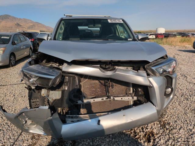 JTEBU5JR3J5489095 - 2018 TOYOTA 4RUNNER SR5/SR5 PREMIUM SILVER photo 5