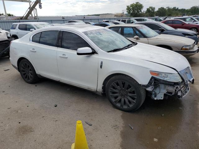 1LNHL9FTXAG607088 - 2010 LINCOLN MKS WHITE photo 4