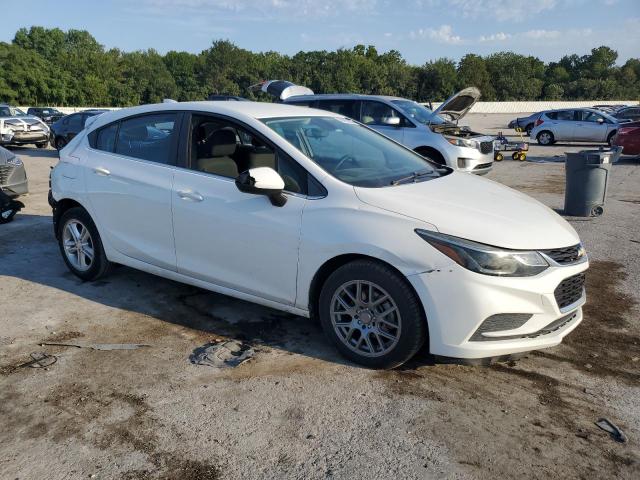 3G1BE6SM9JS520049 - 2018 CHEVROLET CRUZE LT أبيض صورة 4