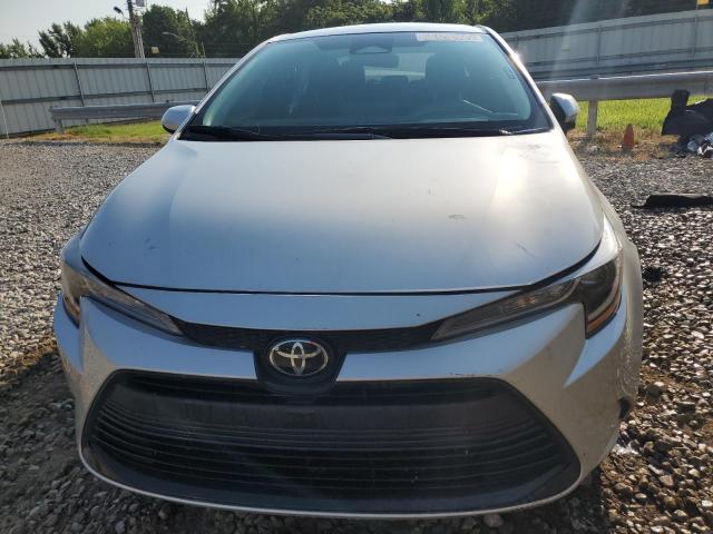 5YFB4MDE8PP067908 - 2023 TOYOTA COROLLA LE Күміс фото 5