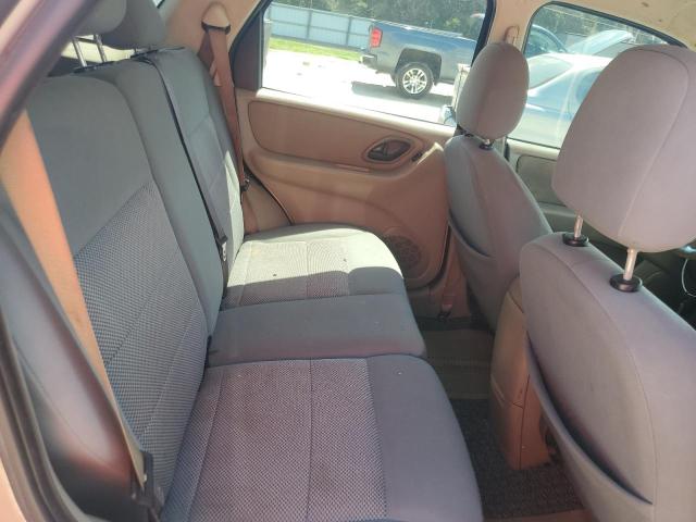 1FMCU03125KA43784 - 2005 FORD ESCAPE XLT GOLD photo 11