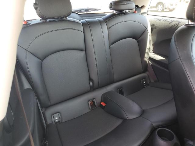 WMWXP5C56J2G63903 - 2018 MINI COOPER RED photo 10