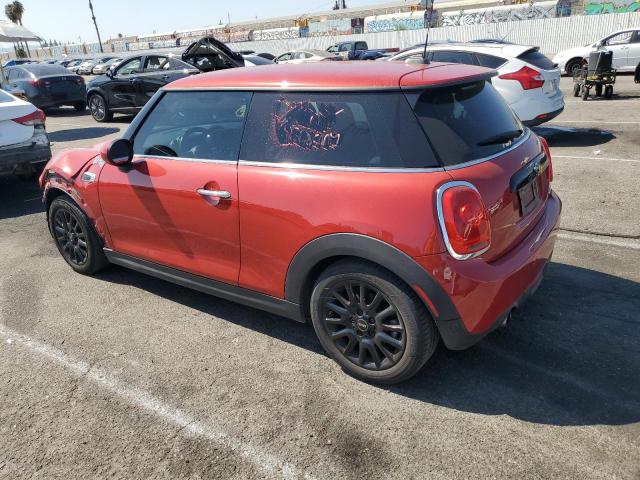 WMWXP5C56J2G63903 - 2018 MINI COOPER RED photo 2
