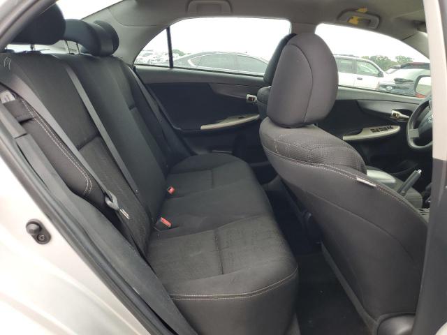 2T1BU4EE2DC962918 - 2013 TOYOTA COROLLA BASE Argent photo 10