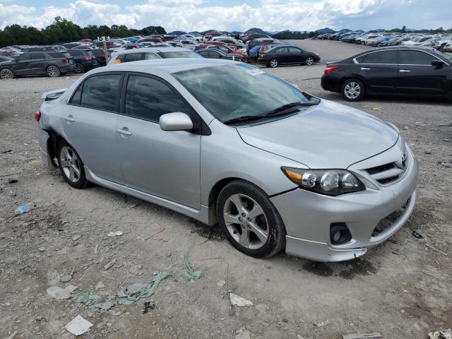 2T1BU4EE2DC962918 - 2013 TOYOTA COROLLA BASE Argent photo 4