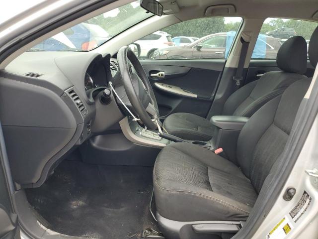 2T1BU4EE2DC962918 - 2013 TOYOTA COROLLA BASE Argent photo 7