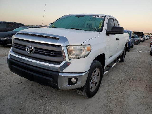 5TFRM5F10EX077569 - 2014 TOYOTA TUNDRA DOUBLE CAB SR/SR5 WHITE photo 2