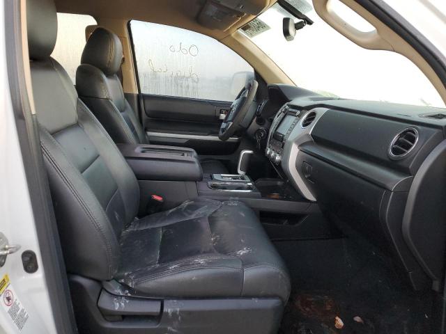 5TFRM5F10EX077569 - 2014 TOYOTA TUNDRA DOUBLE CAB SR/SR5 WHITE photo 5