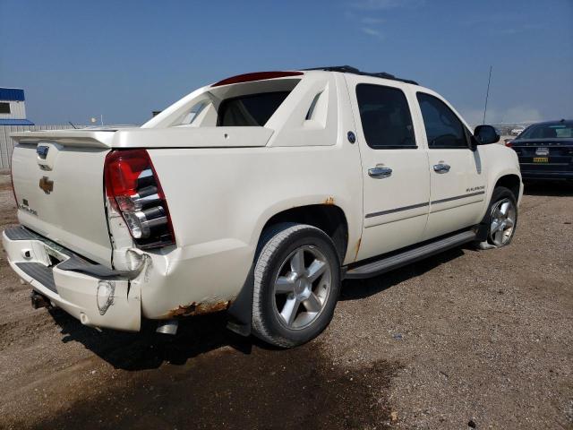 3GNTKGE79DG269984 - 2013 CHEVROLET AVALANCHE LTZ WHITE photo 3