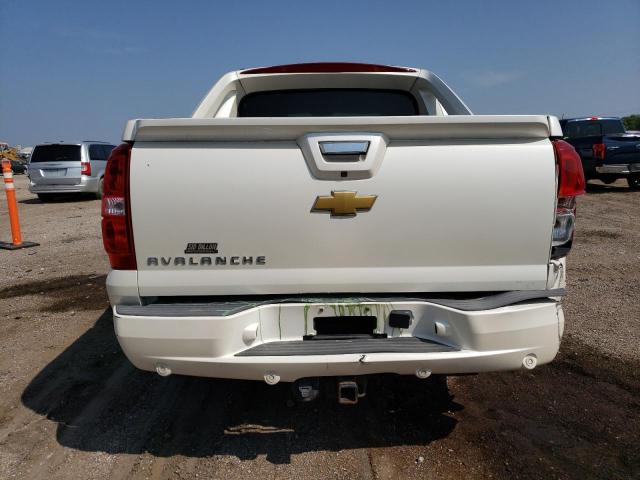 3GNTKGE79DG269984 - 2013 CHEVROLET AVALANCHE LTZ WHITE photo 6