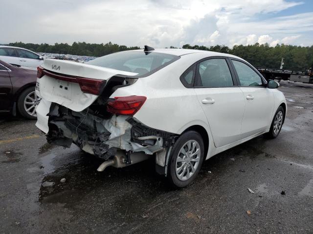 3KPF24AD7NE430362 - 2022 KIA FORTE FE WHITE photo 3